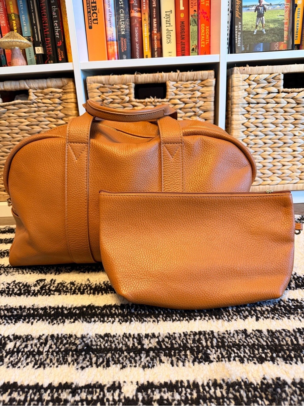 Divina Firenze Pebbled Italian Leather Weekender Duffel Bag in Tan Cognac